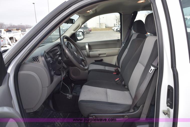 image for item K8793 2007 Chevrolet Silverado 2500HD Ext. Cab pickup truck