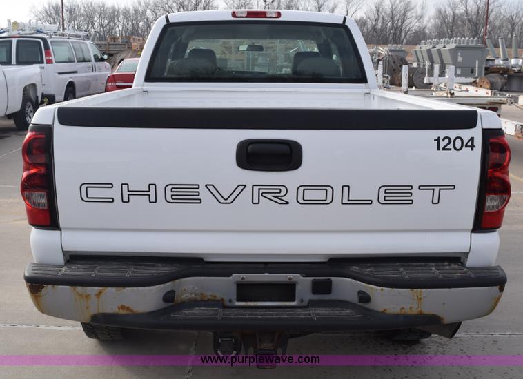 image for item K8794 2006 Chevrolet Silverado 2500HD Ext. Cab pickup truck