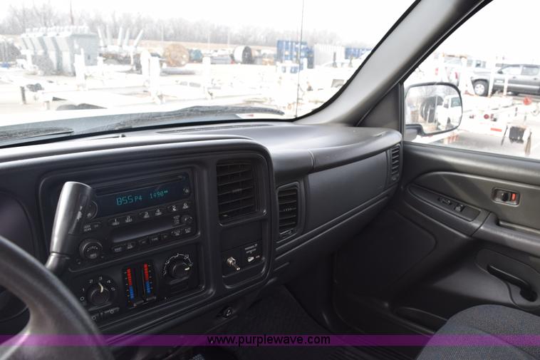 image for item K8794 2006 Chevrolet Silverado 2500HD Ext. Cab pickup truck