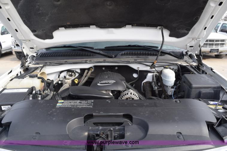 image for item K8794 2006 Chevrolet Silverado 2500HD Ext. Cab pickup truck