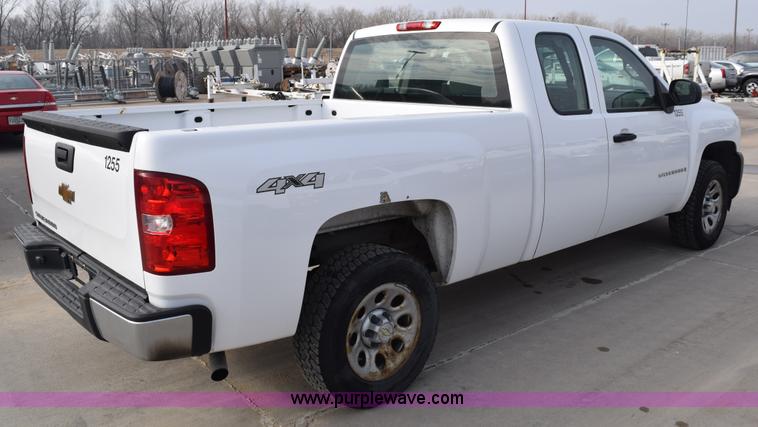 image for item K8798 2007 Chevrolet Silverado 1500 Ext. Cab pickup truck