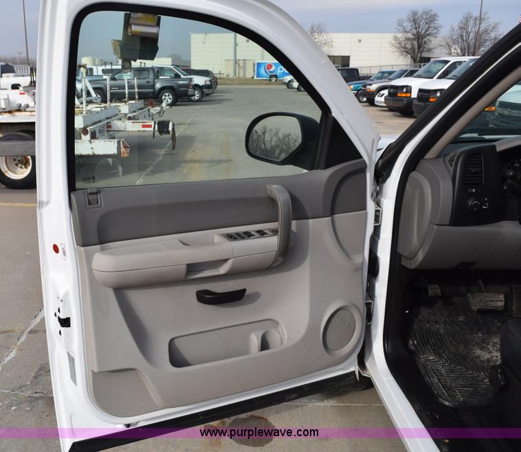 image for item K8798 2007 Chevrolet Silverado 1500 Ext. Cab pickup truck