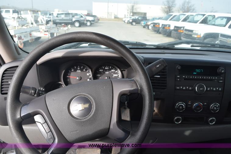 image for item K8798 2007 Chevrolet Silverado 1500 Ext. Cab pickup truck