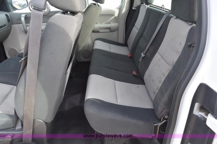 image for item K8798 2007 Chevrolet Silverado 1500 Ext. Cab pickup truck