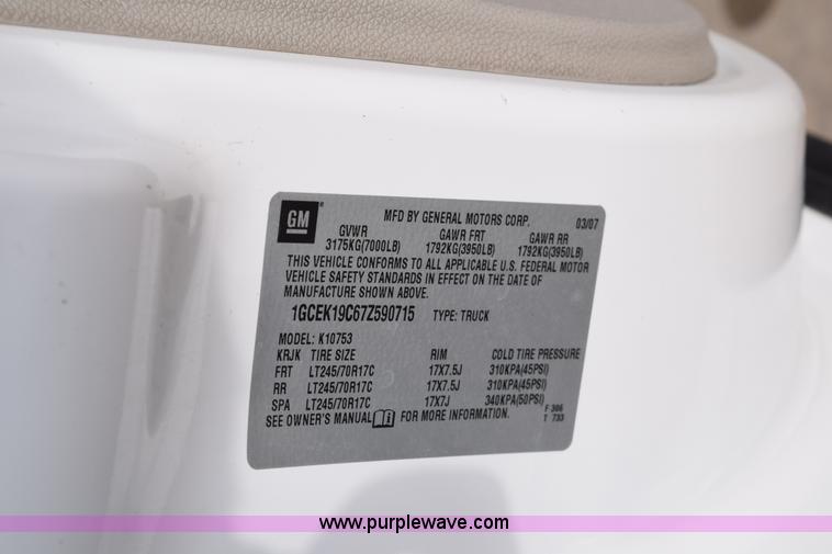 image for item K8798 2007 Chevrolet Silverado 1500 Ext. Cab pickup truck