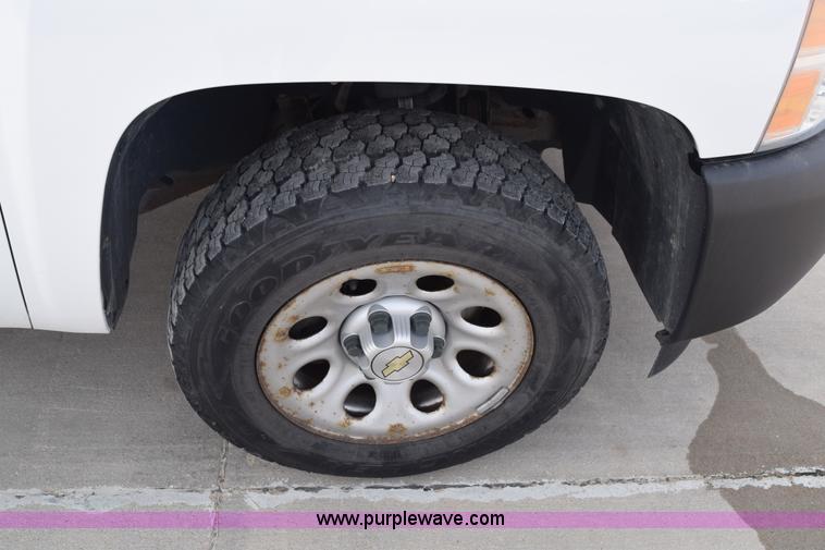 image for item K8798 2007 Chevrolet Silverado 1500 Ext. Cab pickup truck