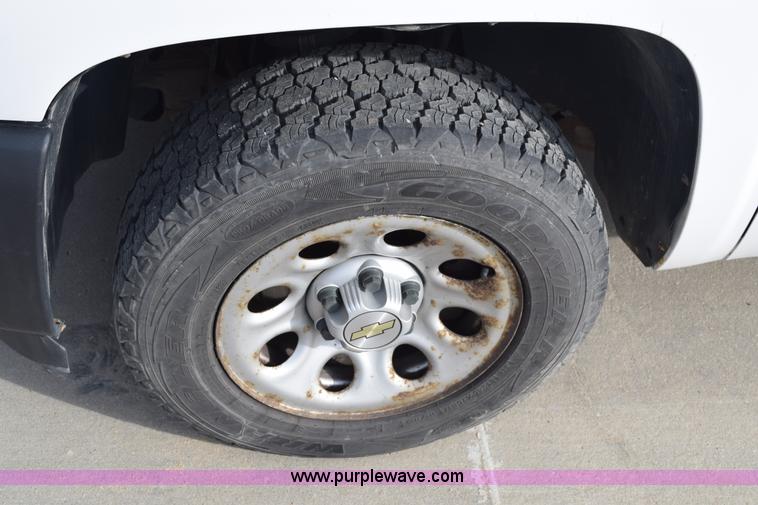 image for item K8798 2007 Chevrolet Silverado 1500 Ext. Cab pickup truck