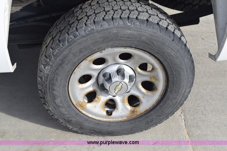 image for item K8798 2007 Chevrolet Silverado 1500 Ext. Cab pickup truck