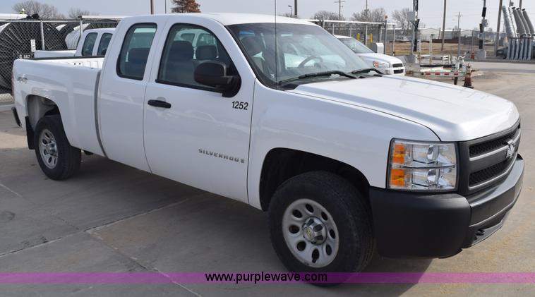 image for item K8799 2007 Chevrolet Silverado 1500 Ext. Cab pickup truck
