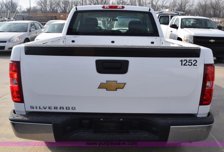 image for item K8799 2007 Chevrolet Silverado 1500 Ext. Cab pickup truck