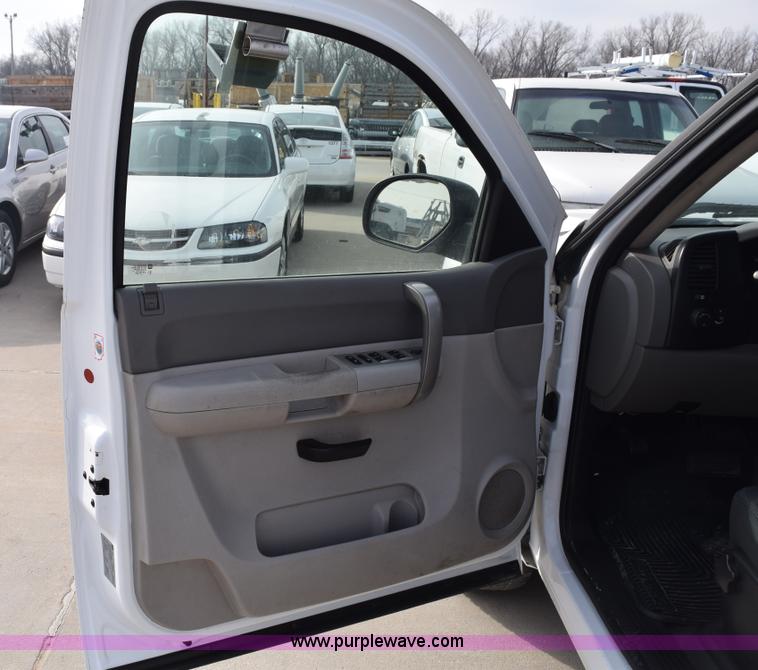 image for item K8799 2007 Chevrolet Silverado 1500 Ext. Cab pickup truck