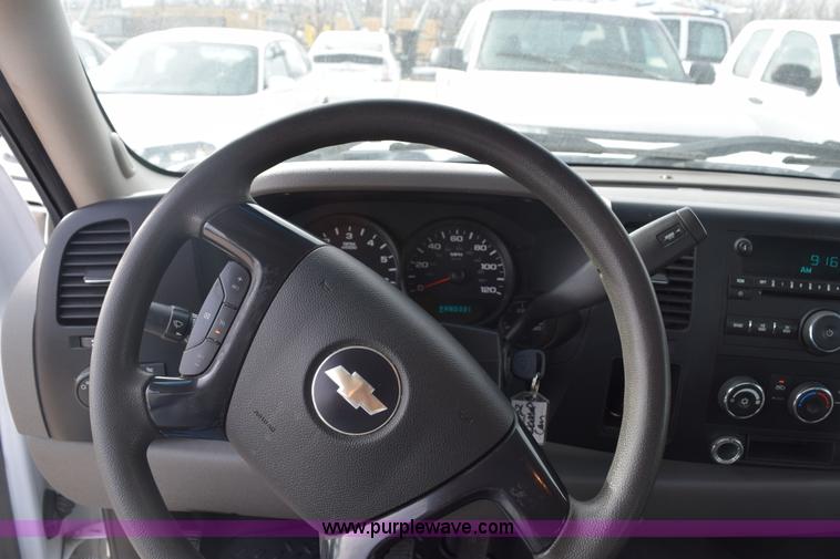 image for item K8799 2007 Chevrolet Silverado 1500 Ext. Cab pickup truck