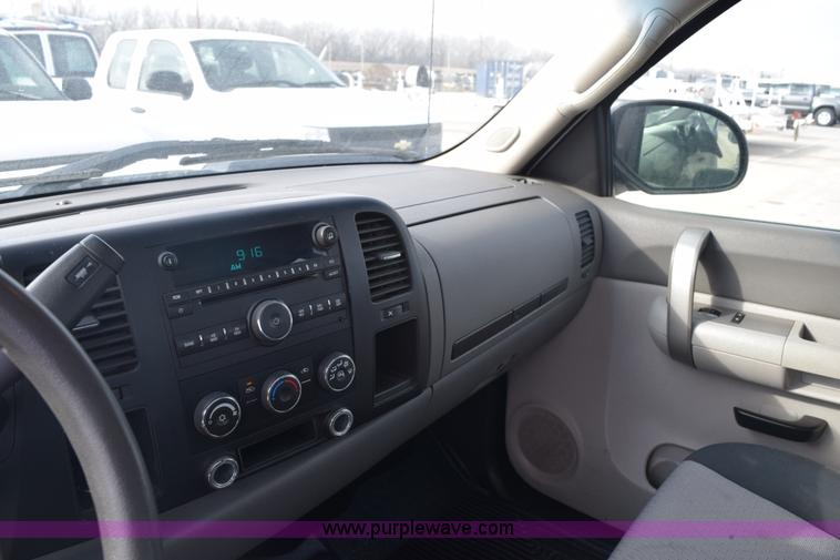 image for item K8799 2007 Chevrolet Silverado 1500 Ext. Cab pickup truck