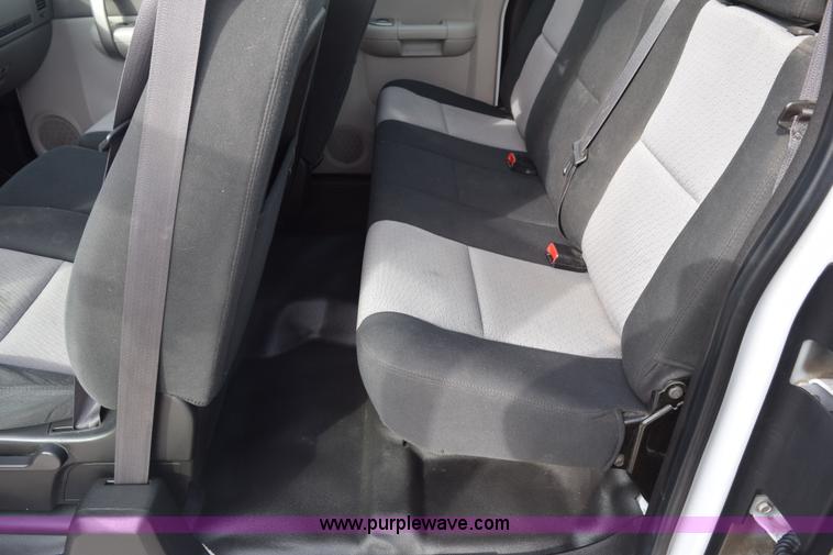 image for item K8799 2007 Chevrolet Silverado 1500 Ext. Cab pickup truck
