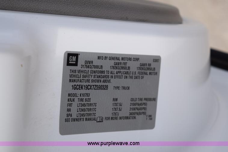 image for item K8799 2007 Chevrolet Silverado 1500 Ext. Cab pickup truck