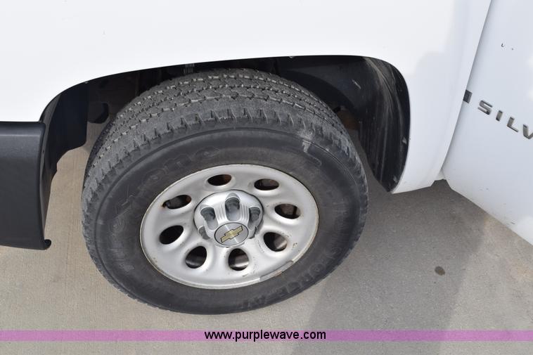 image for item K8799 2007 Chevrolet Silverado 1500 Ext. Cab pickup truck