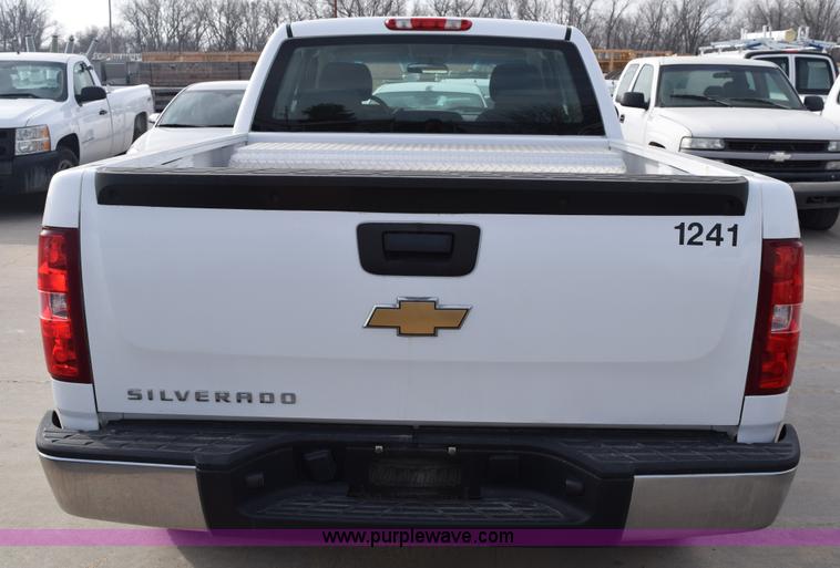 image for item K8800 2007 Chevrolet Silverado 1500 Ext. Cab pickup truck