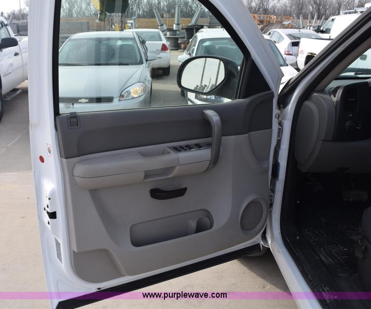 image for item K8800 2007 Chevrolet Silverado 1500 Ext. Cab pickup truck