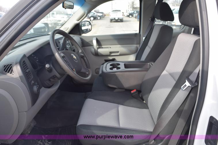 image for item K8800 2007 Chevrolet Silverado 1500 Ext. Cab pickup truck