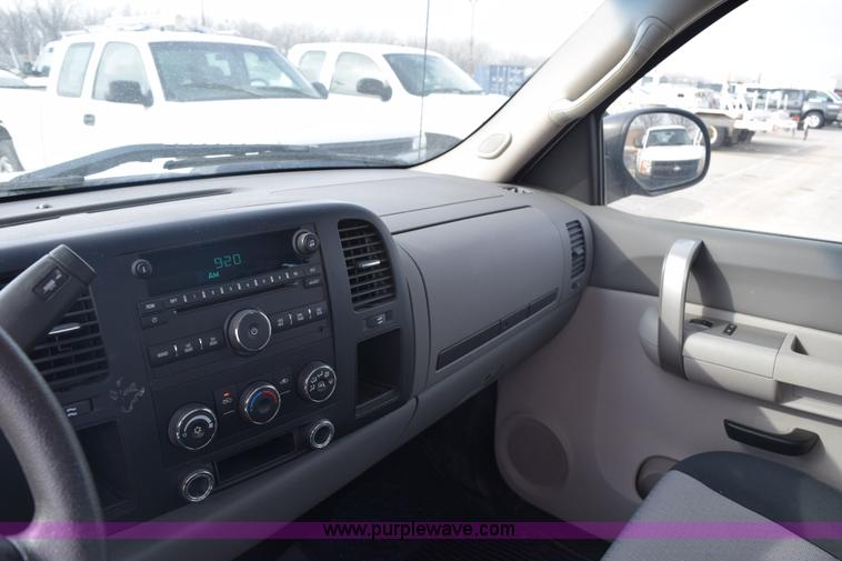 image for item K8800 2007 Chevrolet Silverado 1500 Ext. Cab pickup truck