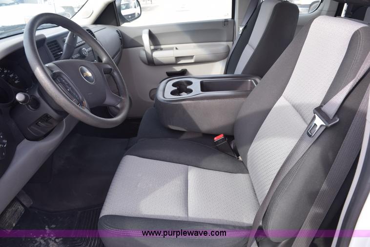 image for item K8800 2007 Chevrolet Silverado 1500 Ext. Cab pickup truck