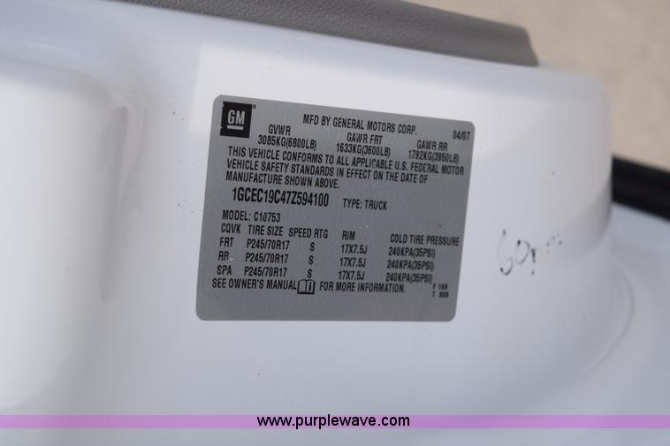 image for item K8800 2007 Chevrolet Silverado 1500 Ext. Cab pickup truck