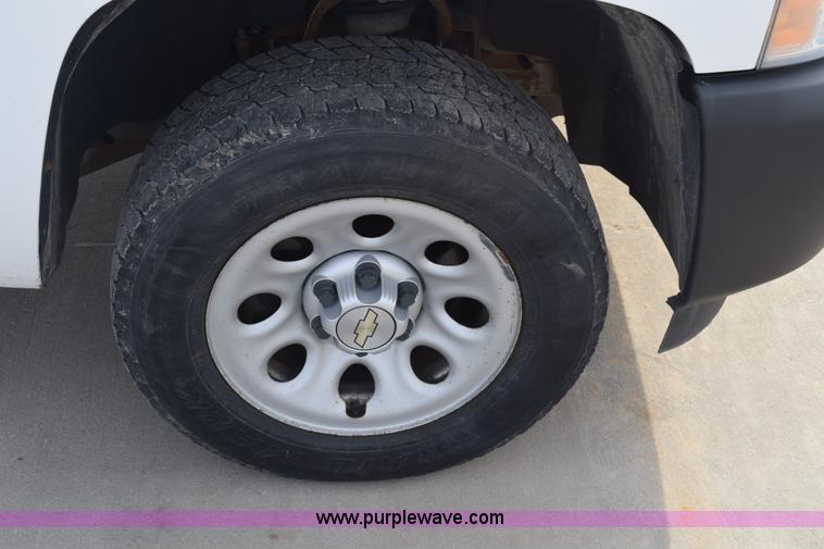 image for item K8800 2007 Chevrolet Silverado 1500 Ext. Cab pickup truck