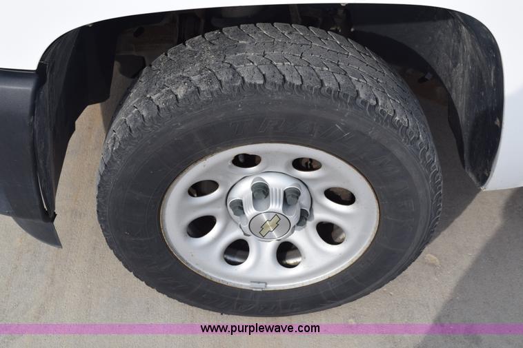 image for item K8800 2007 Chevrolet Silverado 1500 Ext. Cab pickup truck