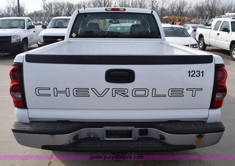image for item K8801 2006 Chevrolet Silverado 1500 Ext. Cab pickup truck
