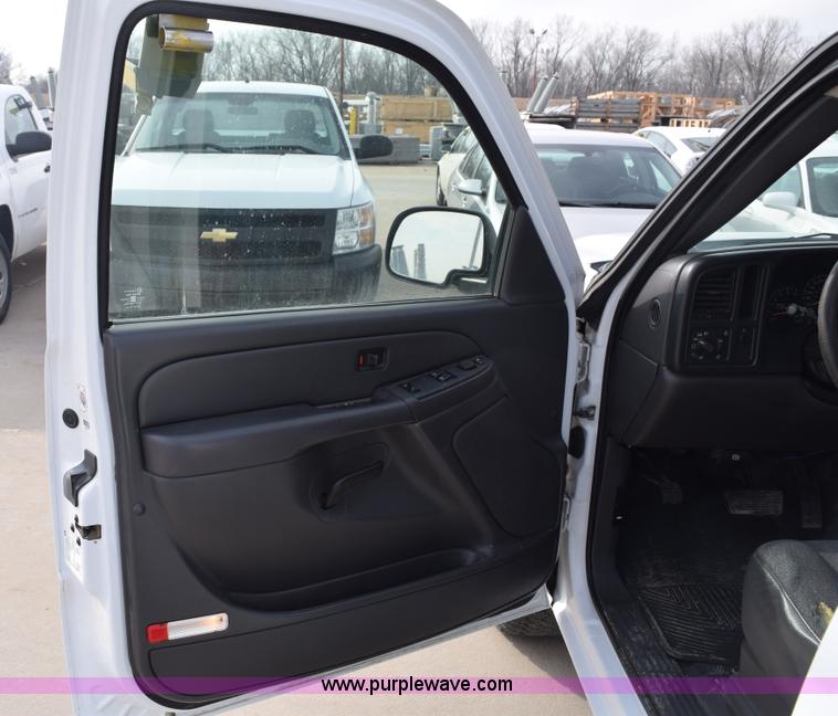 image for item K8801 2006 Chevrolet Silverado 1500 Ext. Cab pickup truck