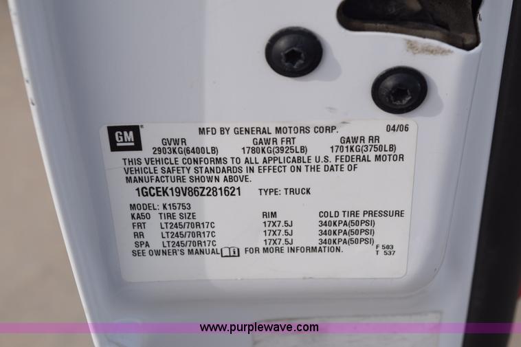 image for item K8801 2006 Chevrolet Silverado 1500 Ext. Cab pickup truck