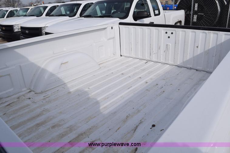 image for item K8801 2006 Chevrolet Silverado 1500 Ext. Cab pickup truck