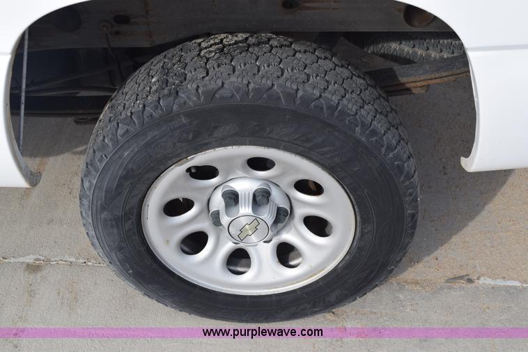 image for item K8801 2006 Chevrolet Silverado 1500 Ext. Cab pickup truck