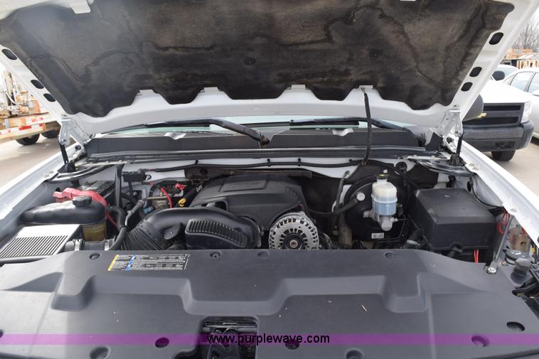 image for item K8807 2007 Chevrolet Silverado 1500 pickup truck