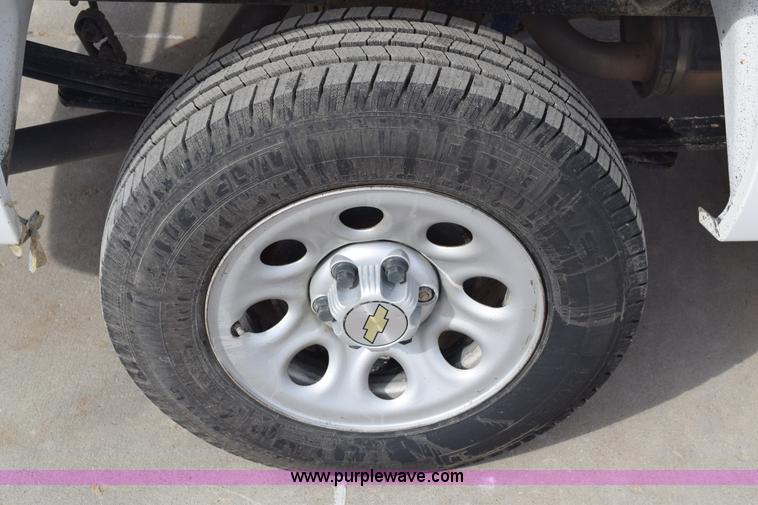 image for item K8807 2007 Chevrolet Silverado 1500 pickup truck