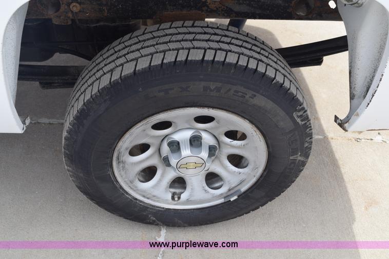 image for item K8807 2007 Chevrolet Silverado 1500 pickup truck