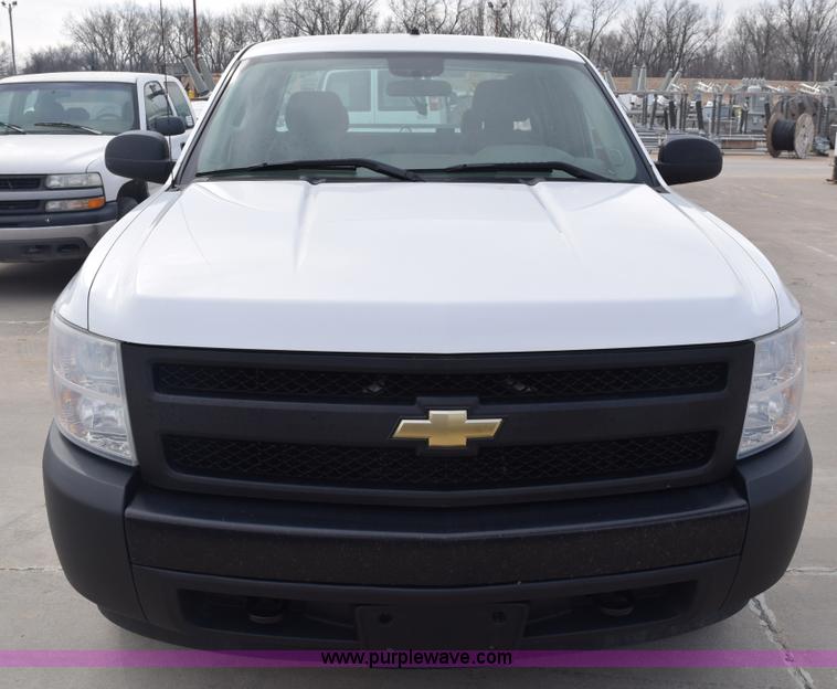 image for item K8808 2007 Chevrolet Silverado 1500 Ext. Cab pickup truck