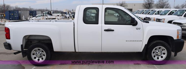 image for item K8808 2007 Chevrolet Silverado 1500 Ext. Cab pickup truck