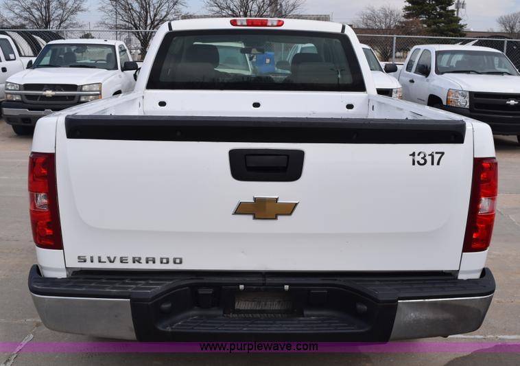 image for item K8808 2007 Chevrolet Silverado 1500 Ext. Cab pickup truck
