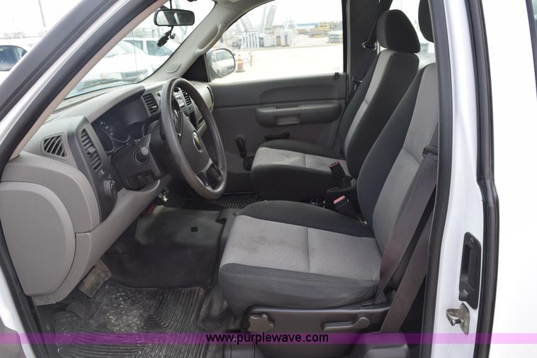 image for item K8808 2007 Chevrolet Silverado 1500 Ext. Cab pickup truck