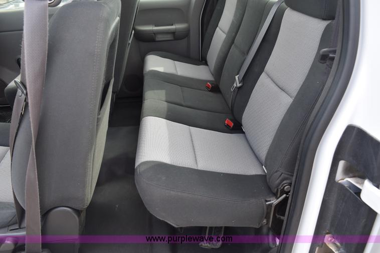 image for item K8808 2007 Chevrolet Silverado 1500 Ext. Cab pickup truck