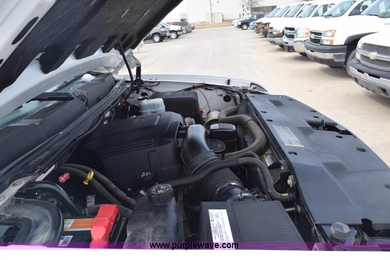 image for item K8808 2007 Chevrolet Silverado 1500 Ext. Cab pickup truck