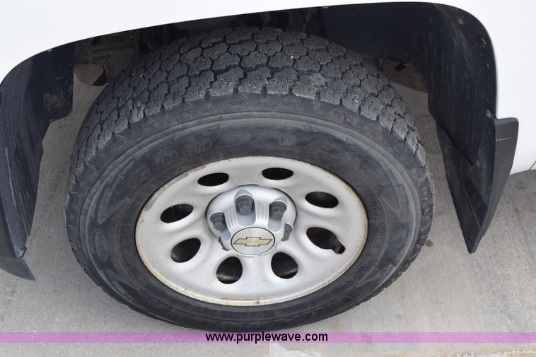 image for item K8808 2007 Chevrolet Silverado 1500 Ext. Cab pickup truck