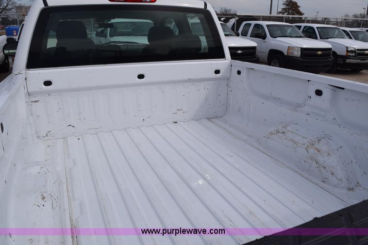 image for item K8808 2007 Chevrolet Silverado 1500 Ext. Cab pickup truck