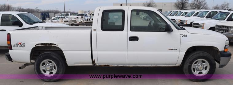 image for item K8809 1999 Chevrolet Silverado 1500 Ext. Cab pickup truck