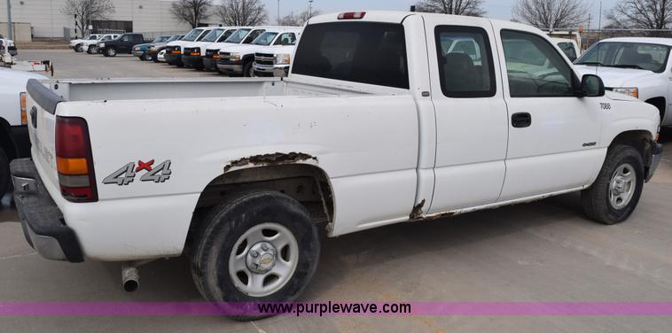 image for item K8809 1999 Chevrolet Silverado 1500 Ext. Cab pickup truck