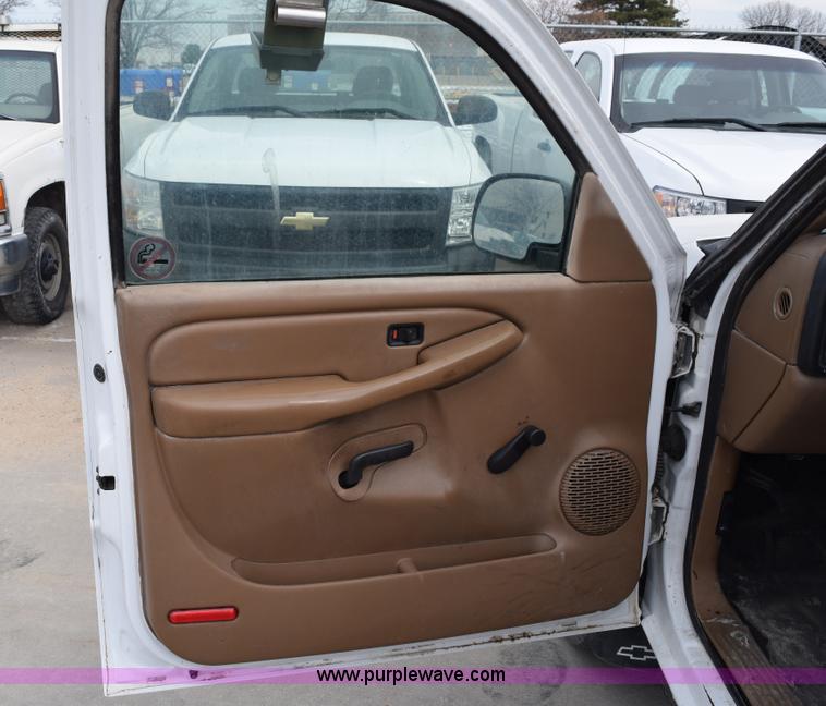 image for item K8809 1999 Chevrolet Silverado 1500 Ext. Cab pickup truck