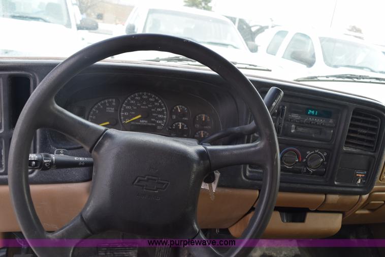 image for item K8809 1999 Chevrolet Silverado 1500 Ext. Cab pickup truck