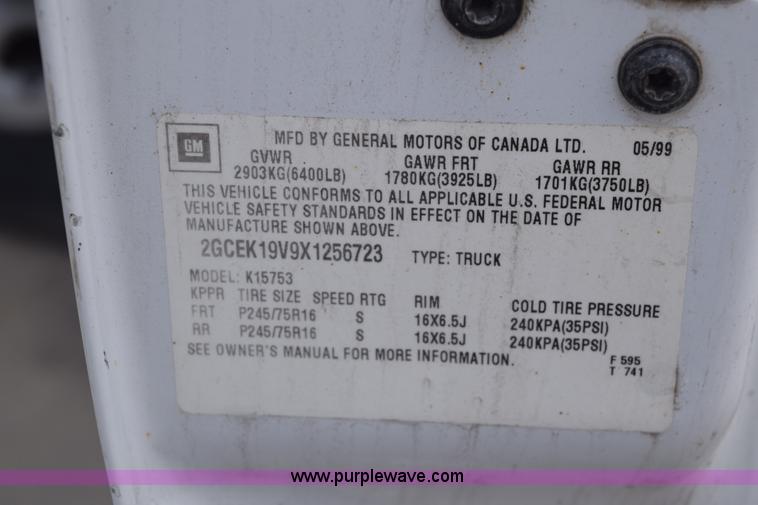 image for item K8809 1999 Chevrolet Silverado 1500 Ext. Cab pickup truck