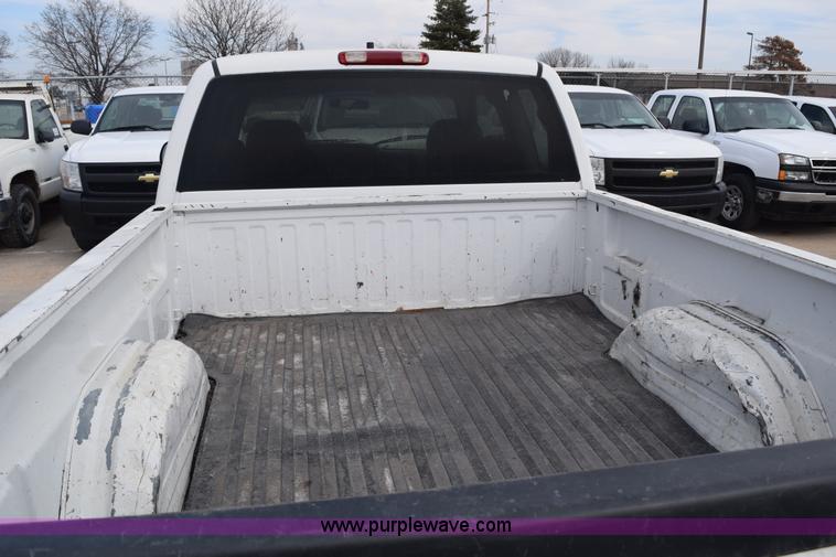 image for item K8809 1999 Chevrolet Silverado 1500 Ext. Cab pickup truck